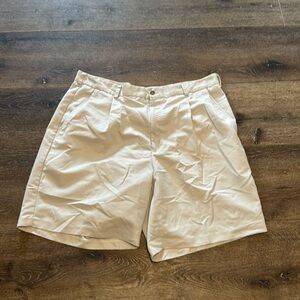 Izod shorts‎ 38